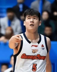 正负值第1，仍不被看好！媒体人怒了，质问广东教练组：该换谁？
