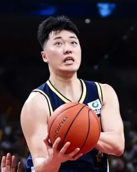 中欧体育官方网站-虐四川，广东3人被指责！杜锋糟糕用人，张皓嘉与麦考尔打崩身价