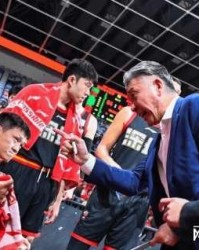 中欧体育官方网站-不容易！56岁老帅，3年3次“下课”，如今再度掌印，率队打进前8
